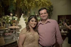 Natália Teixeira e Aroldo Euclides, sócio diretor do Alice's Buffet. Foto: Clécio Albuquerque